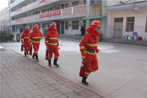 公司组织消防灭火演练活动